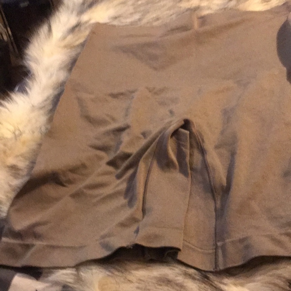 Shapewear - Picture 2 of 4
